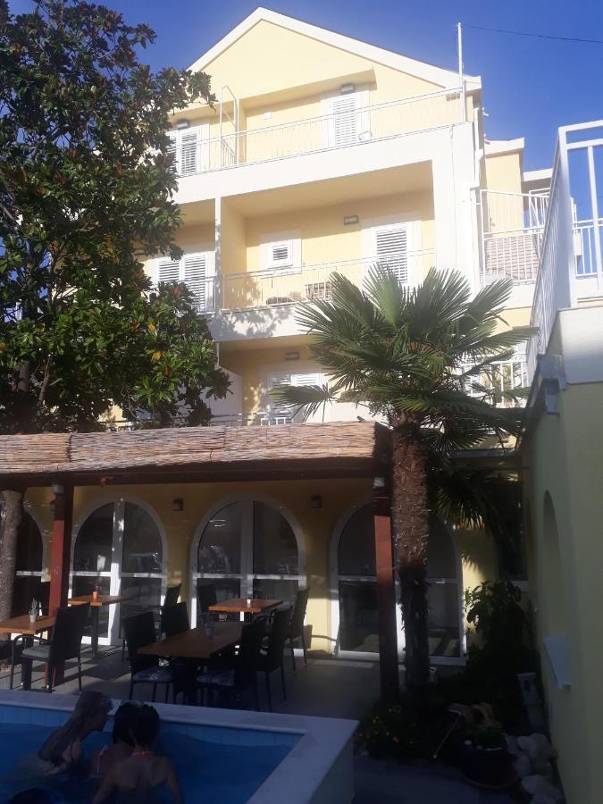 Castelletto 호텔 챠브타트 외부 사진